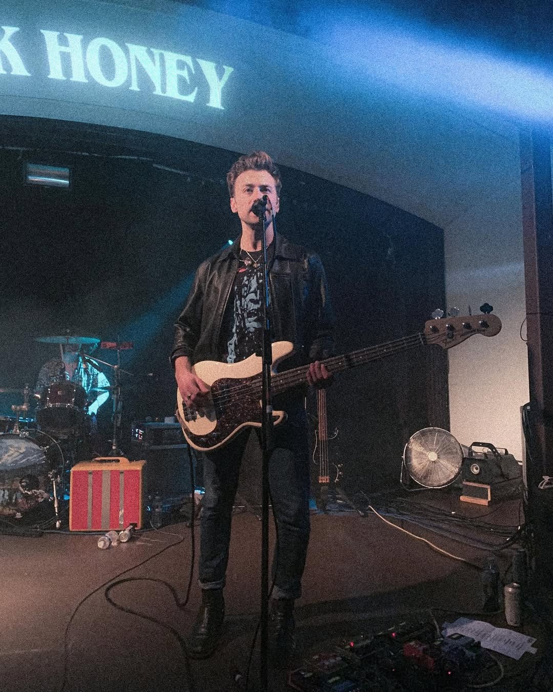 Work by Kimmi, Directeur, in Londen